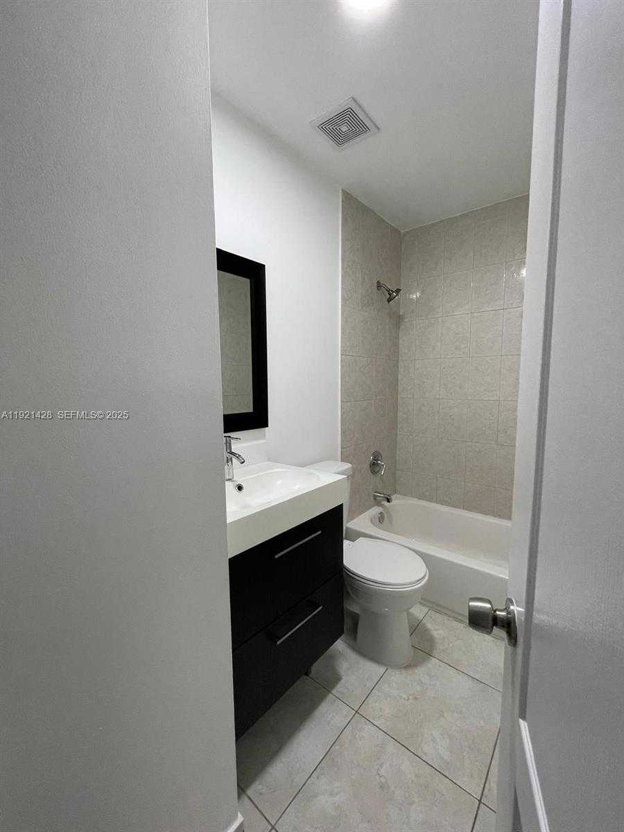 Small Image of 14111 SOUTH WEST 121 PLACE #4, Miami Number 12