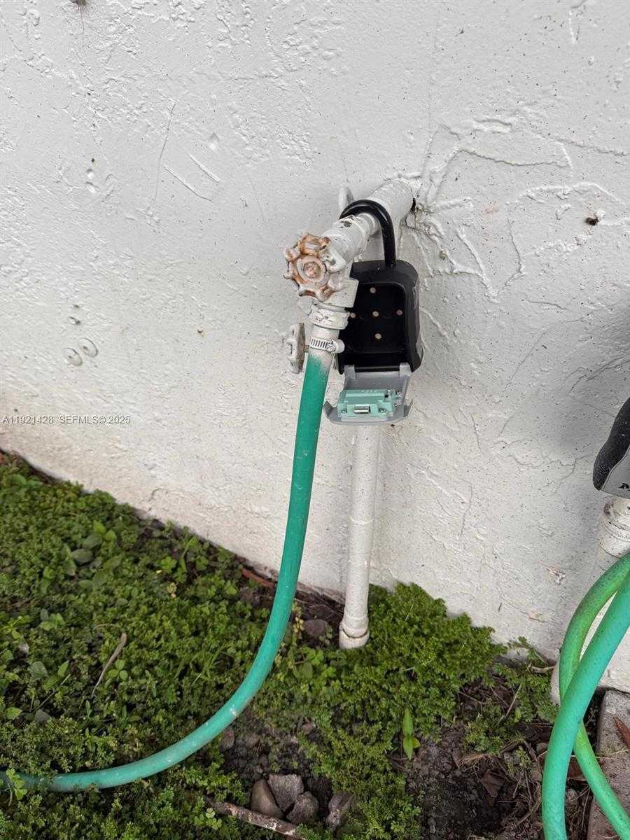 Small Image of 14111 SOUTH WEST 121 PLACE #4, Miami Number 21