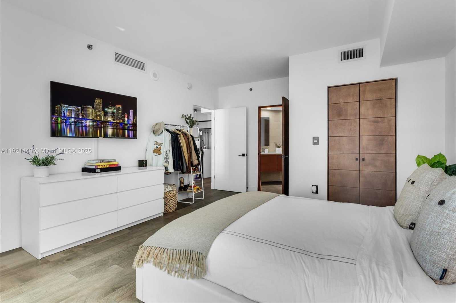 Small Image of 55 SOUTH EAST 6TH ST #3007, Miami Number 10