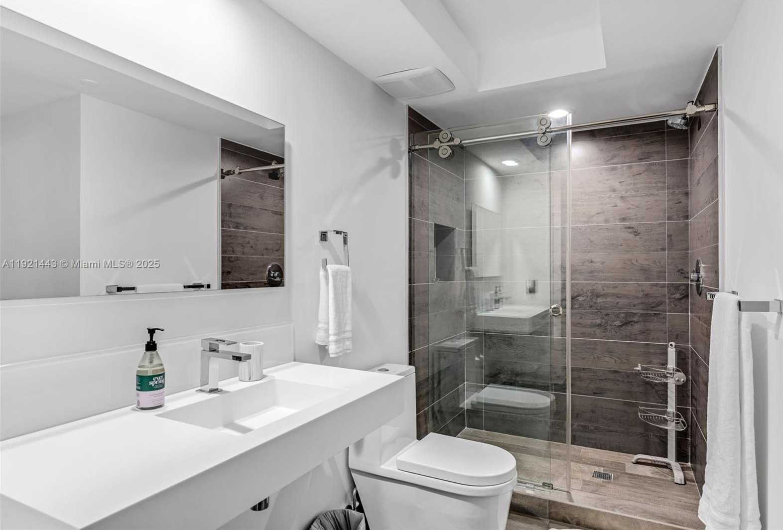 Small Image of 55 SOUTH EAST 6TH ST #3007, Miami Number 22