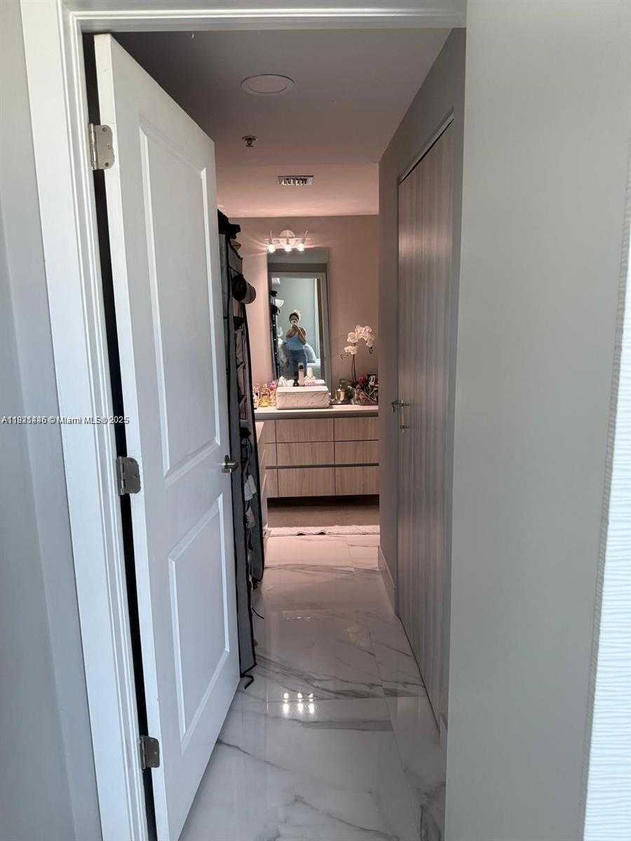 Small Image of 275 NORTH EAST 18TH ST #1405, Miami Number 19