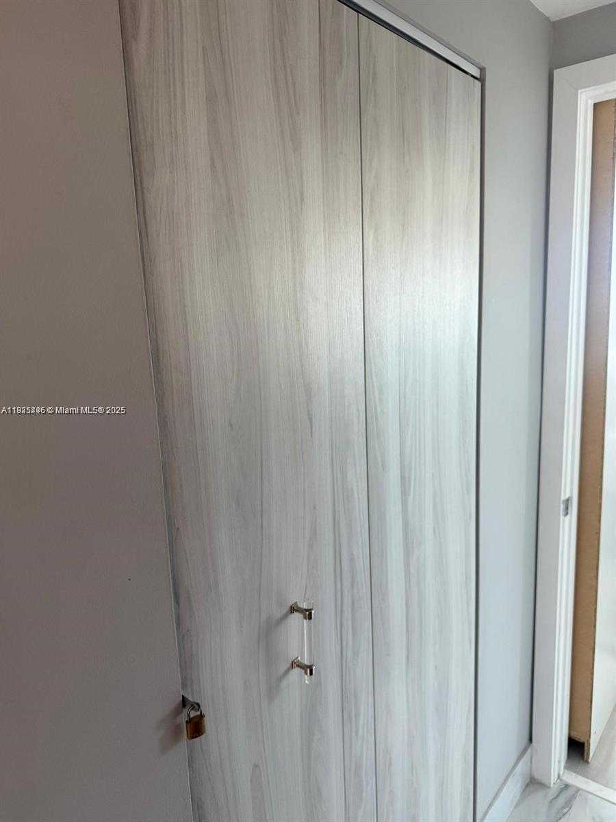 Small Image of 275 NORTH EAST 18TH ST #1405, Miami Number 20