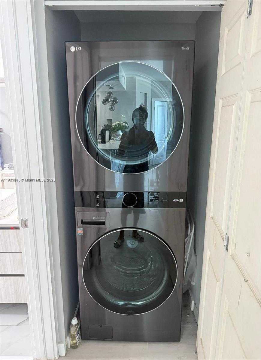 Small Image of 275 NORTH EAST 18TH ST #1405, Miami Number 25