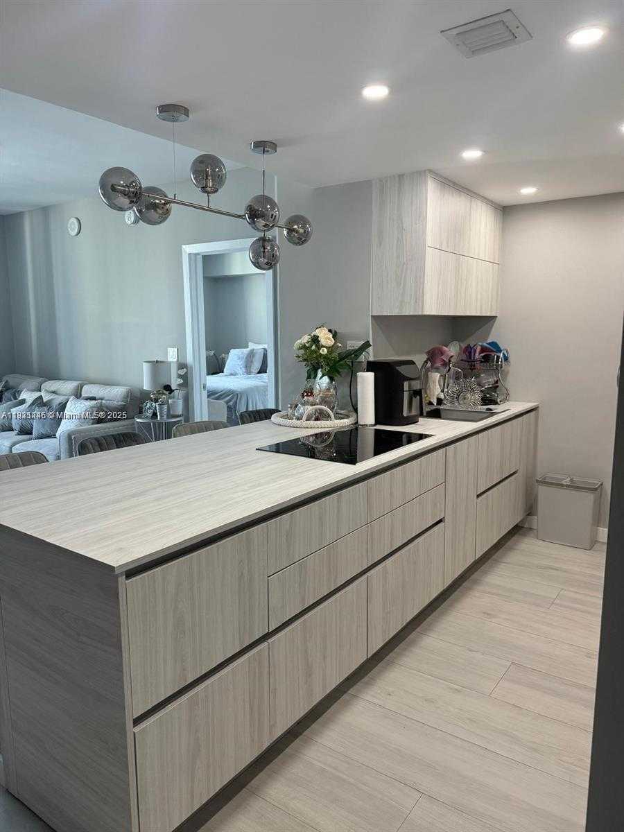 Small Image of 275 NORTH EAST 18TH ST #1405, Miami Number 4