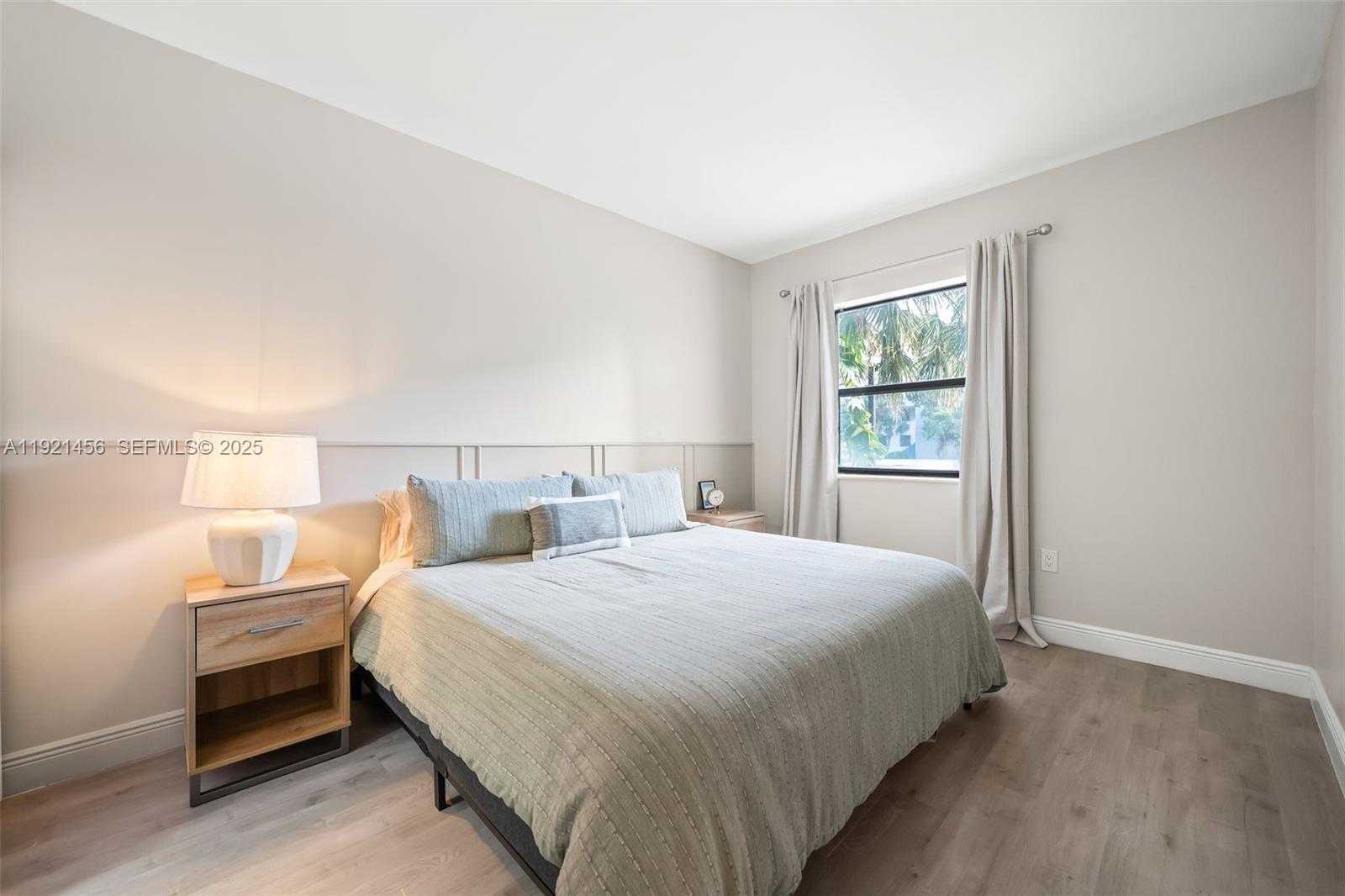 Small Image of 429 POINCIANA DR #1415, Sunny Isles Beach Number 26