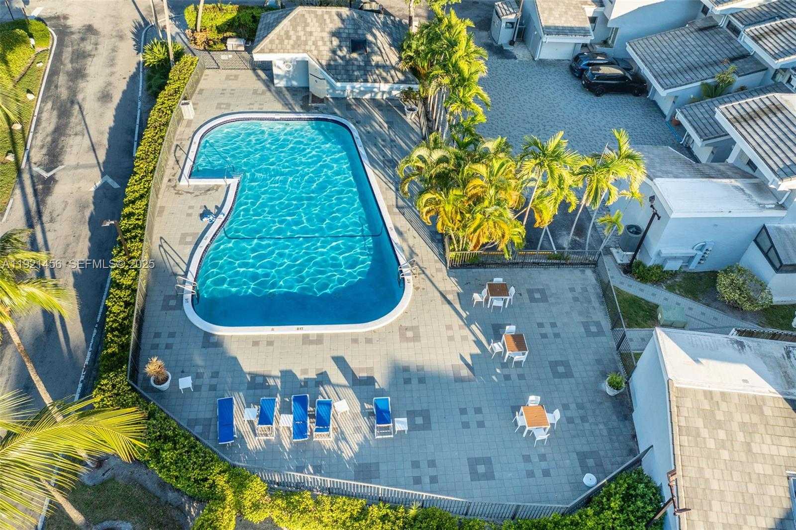 Small Image of 429 POINCIANA DR #1415, Sunny Isles Beach Number 44