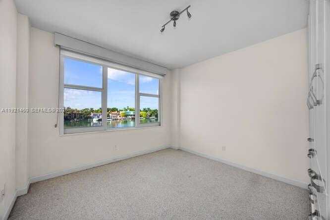 Small Image of 5600 COLLINS AVE #4H, Miami Beach Number 16