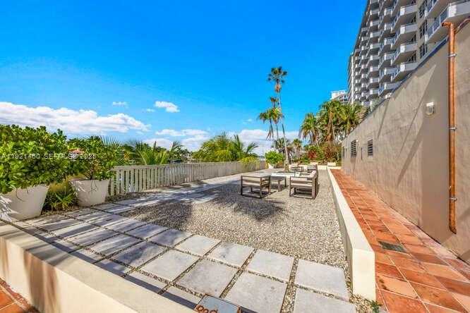 Small Image of 5600 COLLINS AVE #4H, Miami Beach Number 27