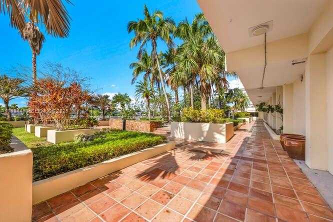 Small Image of 5600 COLLINS AVE #4H, Miami Beach Number 28