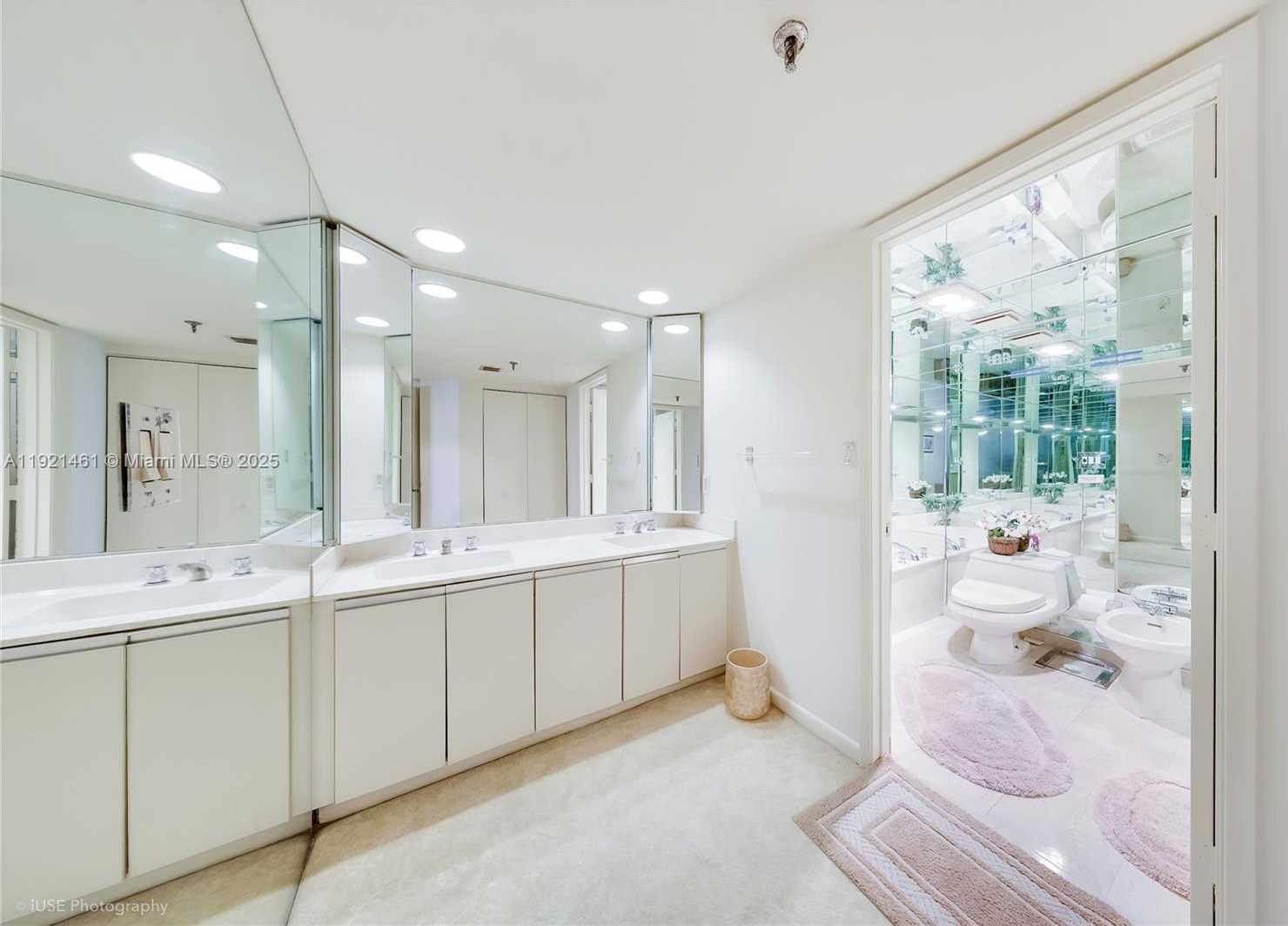 Small Image of 520 BRICKELL KEY DR #A1510, Miami Number 10