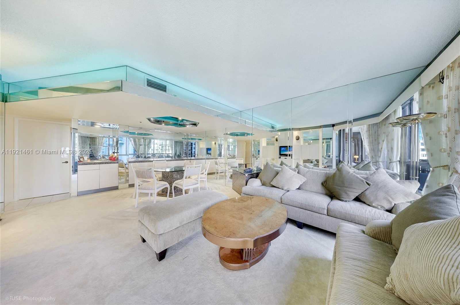 Small Image of 520 BRICKELL KEY DR #A1510, Miami Number 4