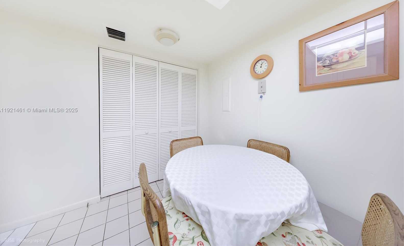Small Image of 520 BRICKELL KEY DR #A1510, Miami Number 5