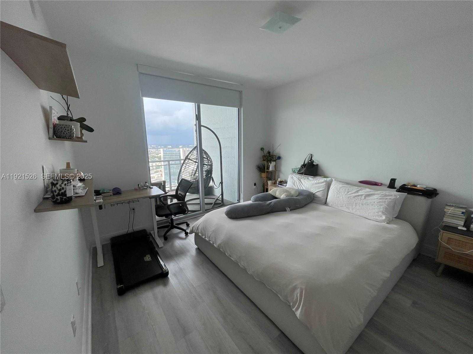 Small Image of 90 SOUTH WEST 3RD ST #4105, Miami Number 17