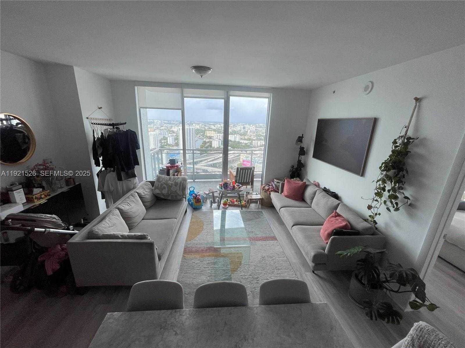 Small Image of 90 SOUTH WEST 3RD ST #4105, Miami Number 35