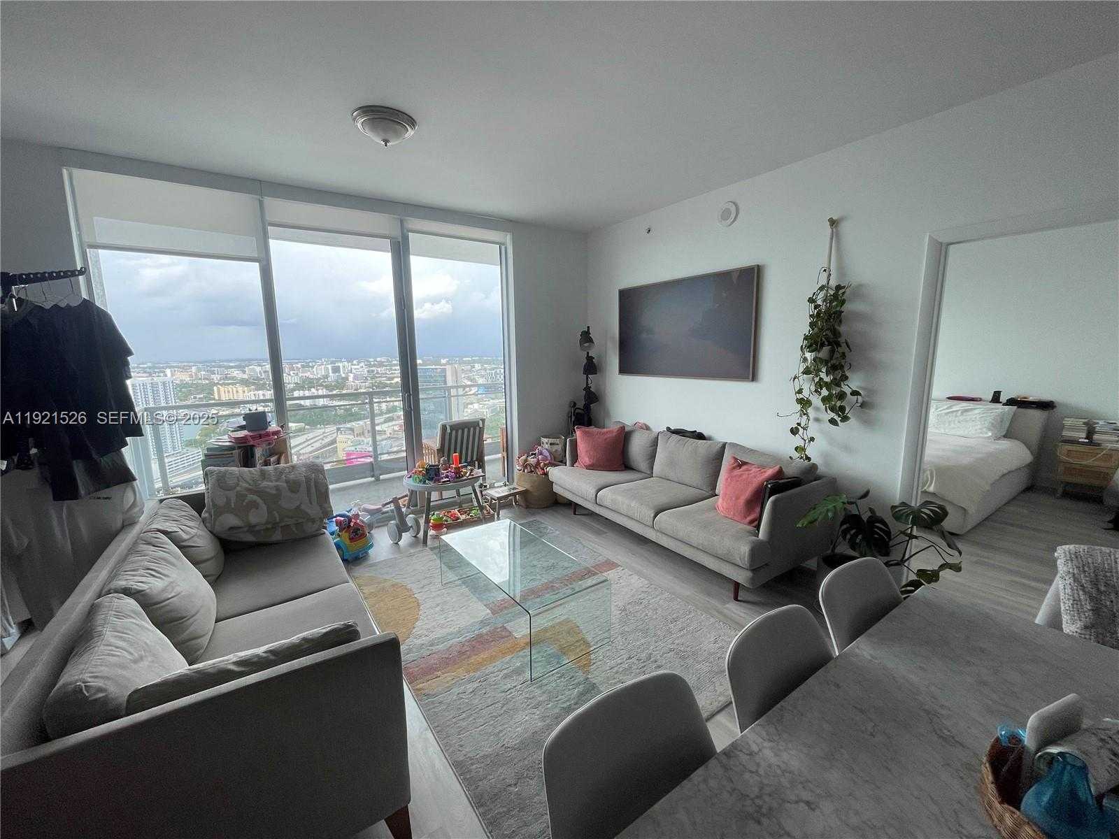 Small Image of 90 SOUTH WEST 3RD ST #4105, Miami Number 36