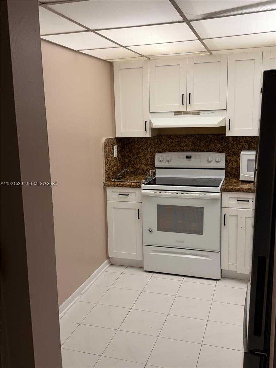 Small Image of 11800 SOUTH WEST 18TH ST #428-4, Miami Number 4