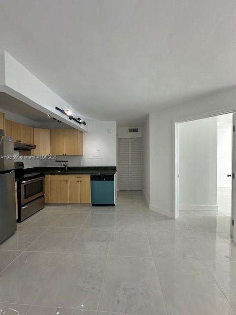 Small Image of 899 WEST AVE #4E, Miami Beach Number 3