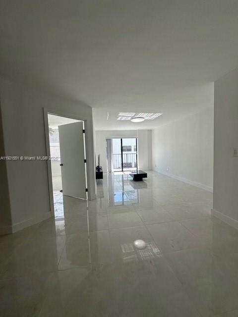 Small Image of 899 WEST AVE #4E, Miami Beach Number 7