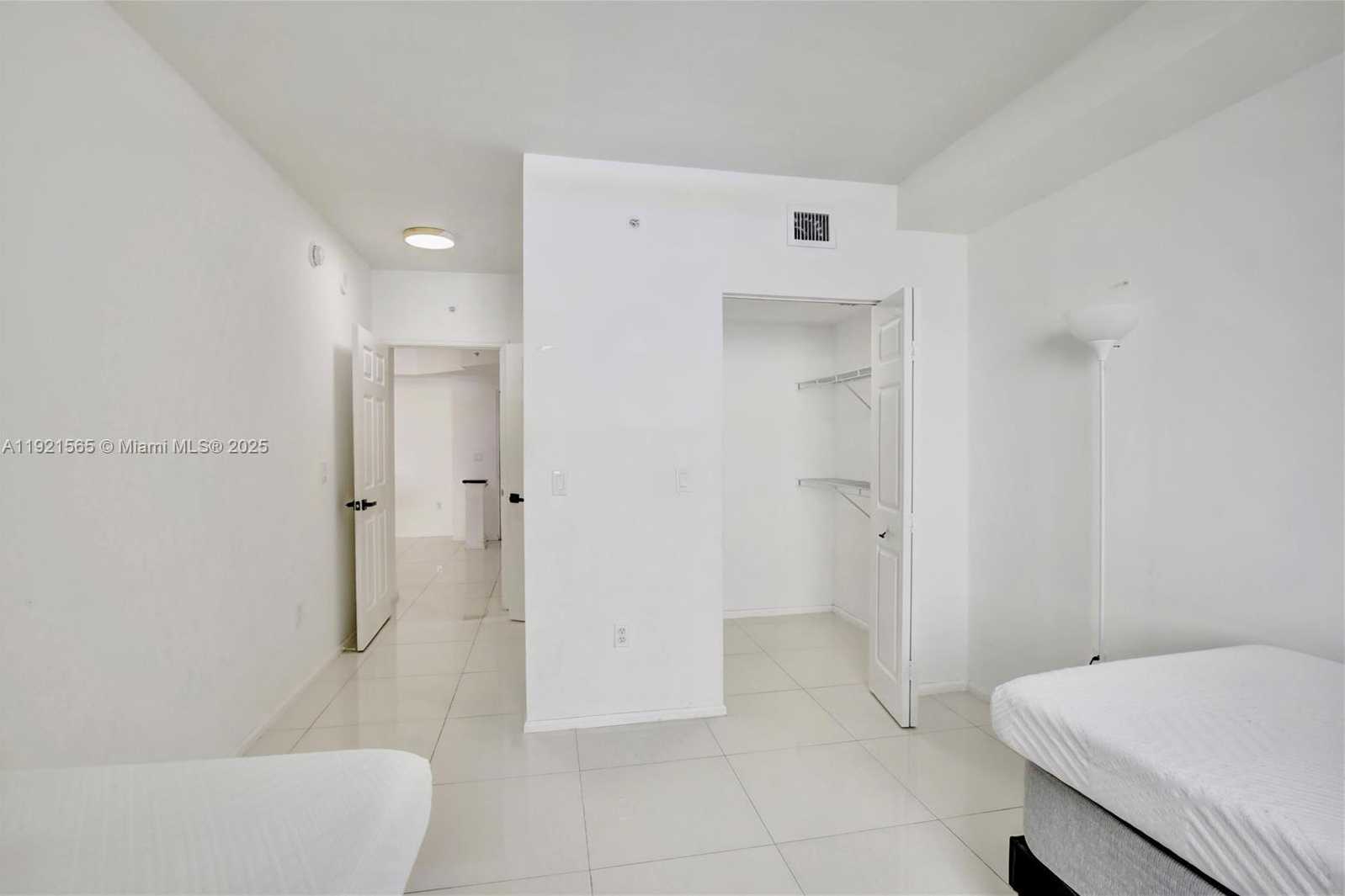 Small Image of 17100 NORTH BAY RD #1712, Sunny Isles Beach Number 12