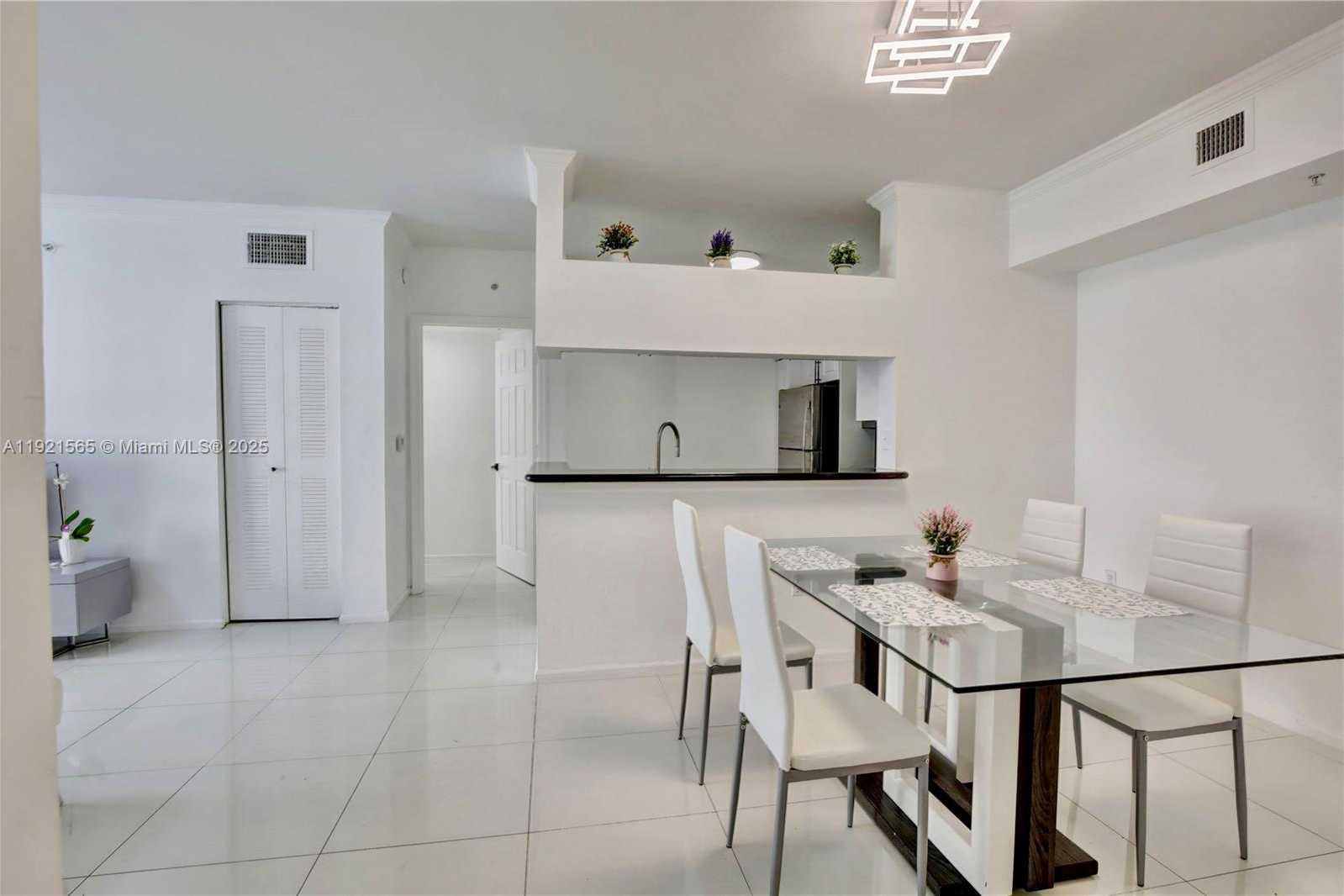 Small Image of 17100 NORTH BAY RD #1712, Sunny Isles Beach Number 2
