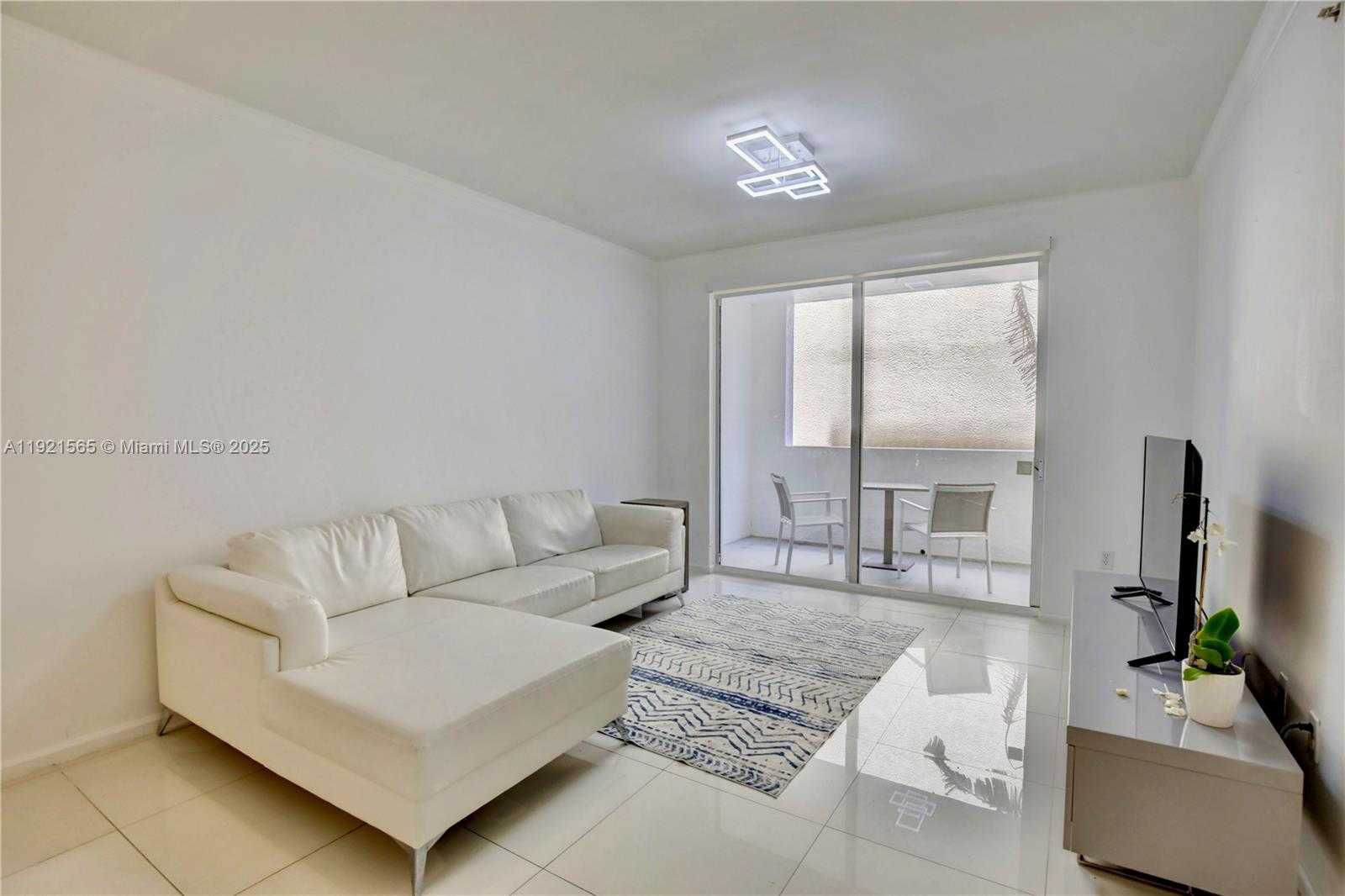 Small Image of 17100 NORTH BAY RD #1712, Sunny Isles Beach Number 3