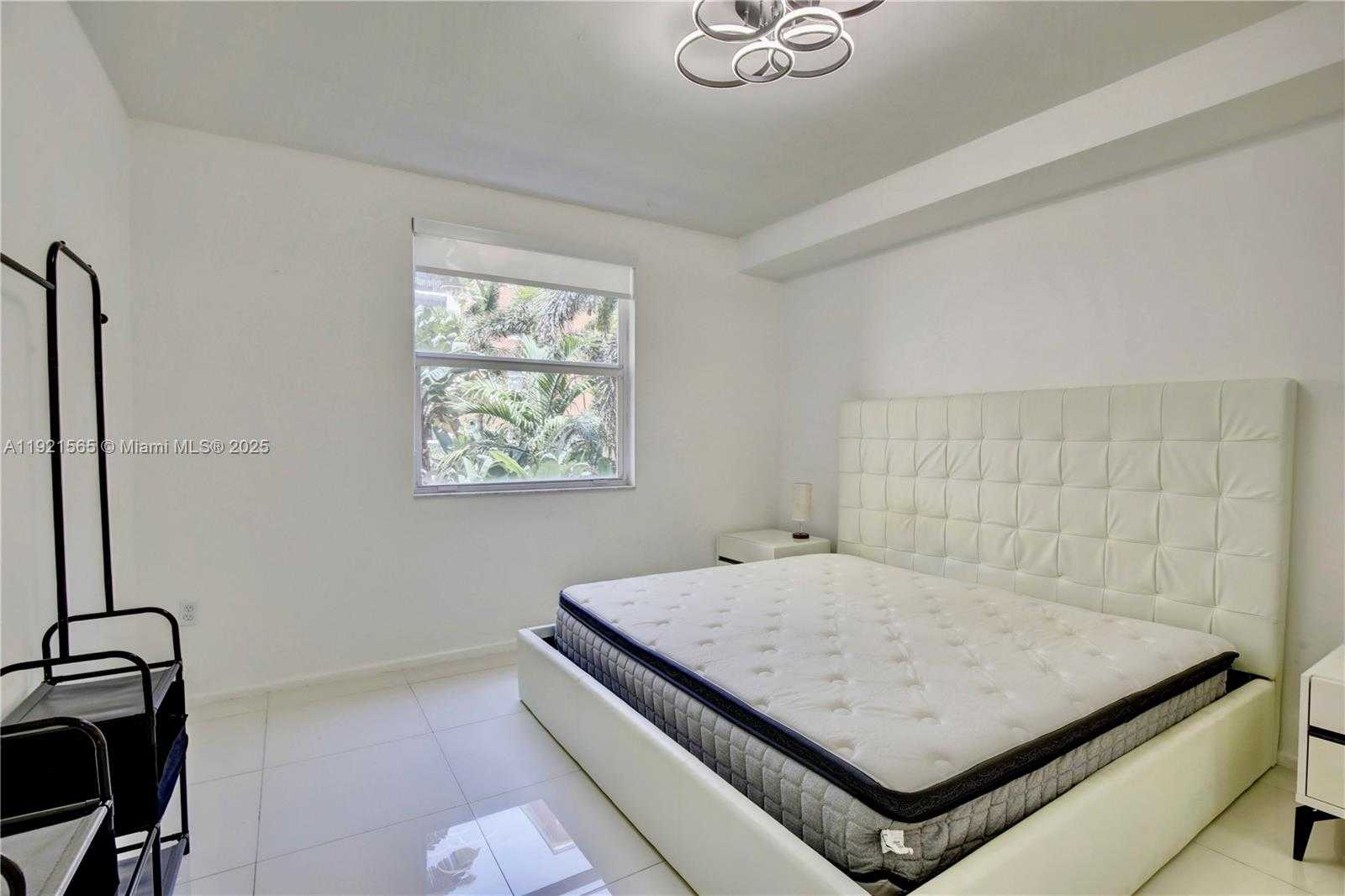 Small Image of 17100 NORTH BAY RD #1712, Sunny Isles Beach Number 8