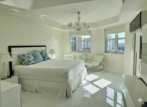 Imagen de Pequeño Objeto