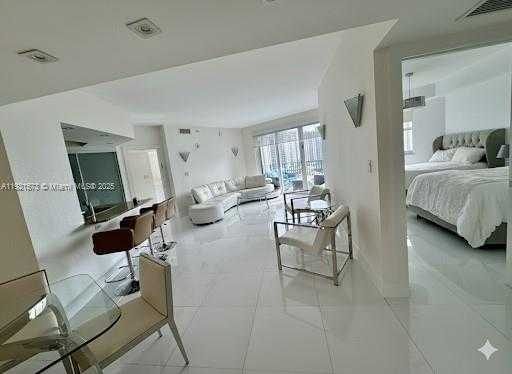 Imagen de Pequeño Objeto