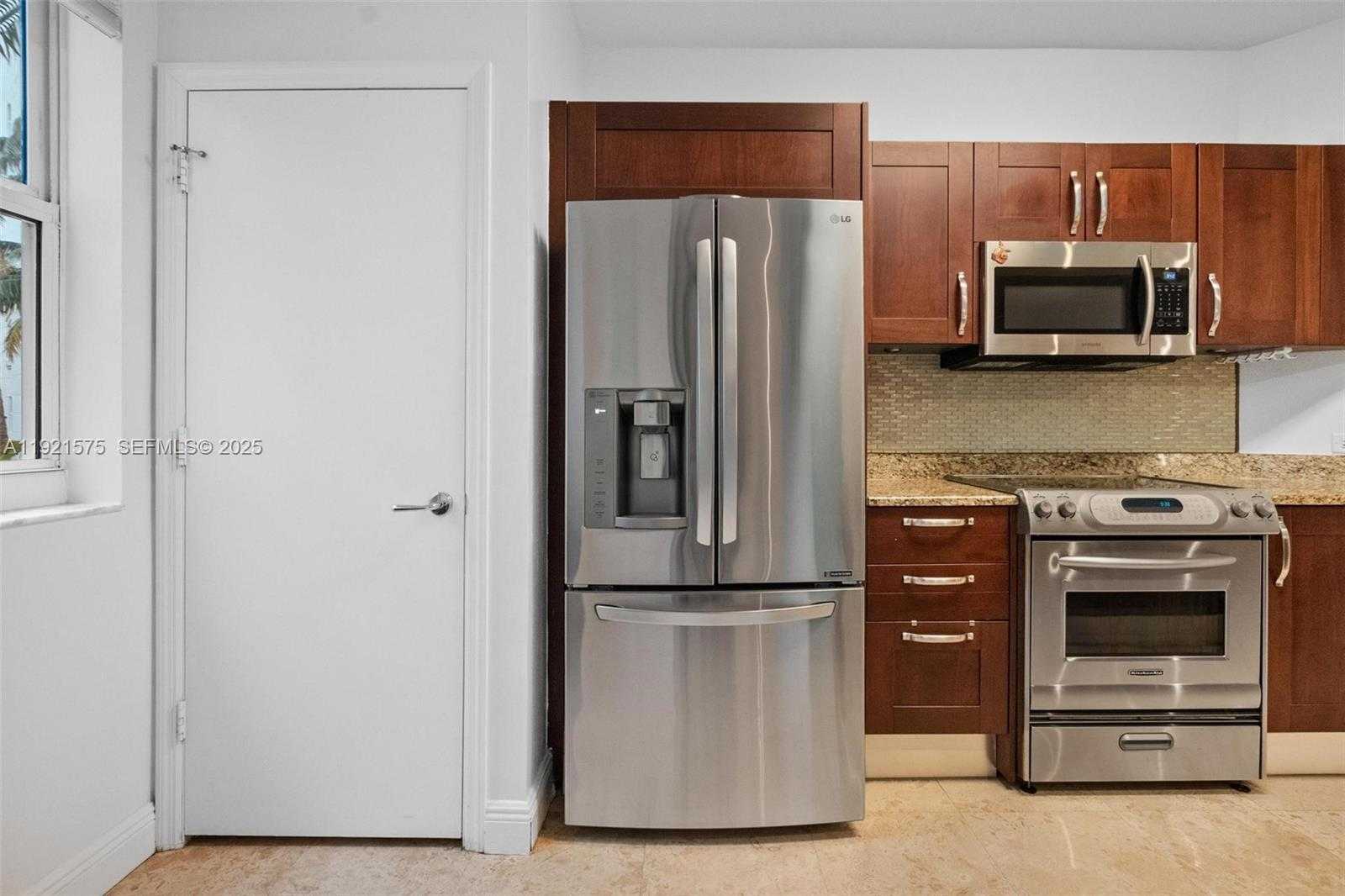 Small Image of 19900 EAST COUNTRY CLUB DR #212, Aventura Number 10