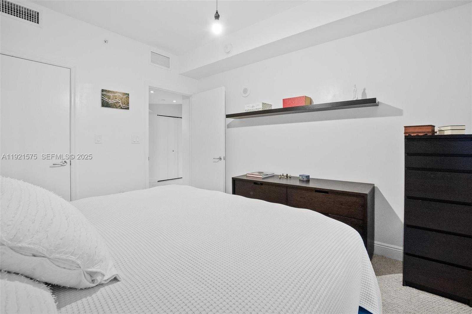 Small Image of 19900 EAST COUNTRY CLUB DR #212, Aventura Number 17