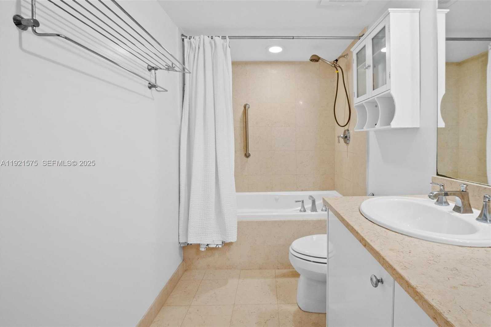 Small Image of 19900 EAST COUNTRY CLUB DR #212, Aventura Number 19