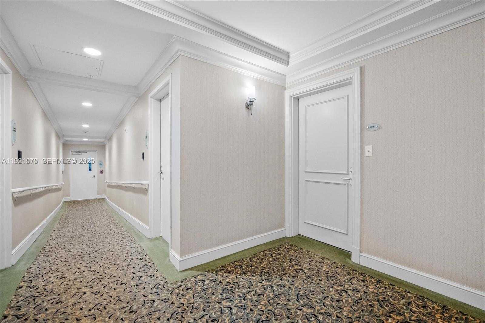 Small Image of 19900 EAST COUNTRY CLUB DR #212, Aventura Number 23