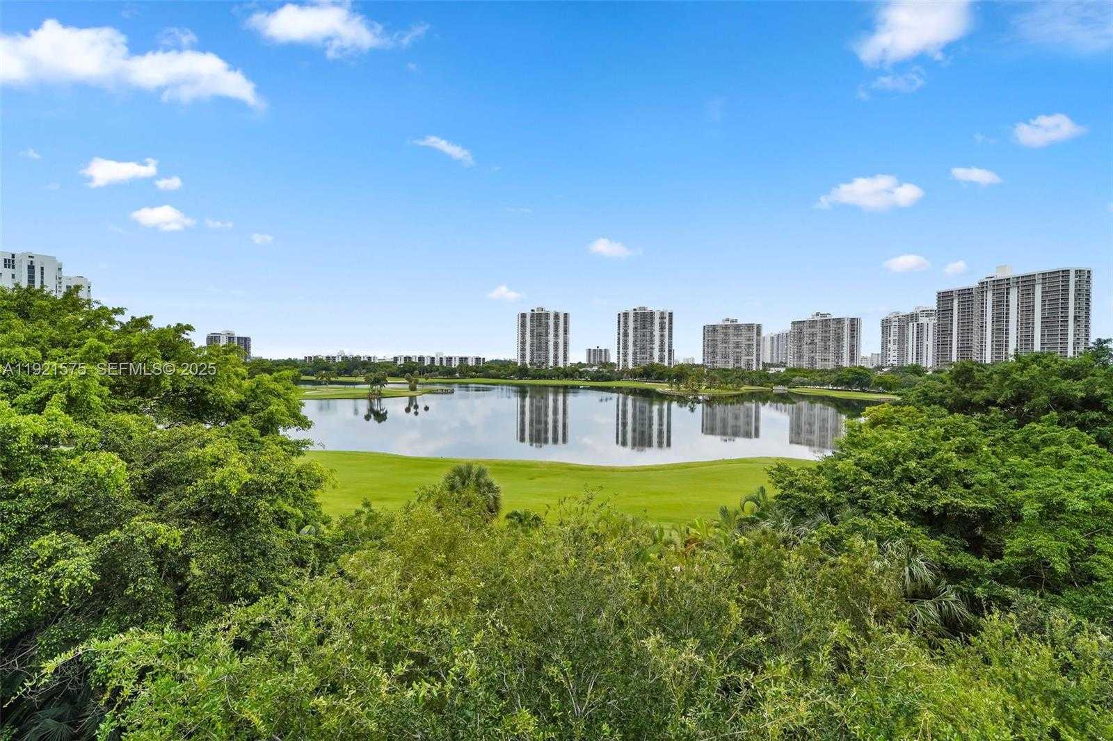 Small Image of 19900 EAST COUNTRY CLUB DR #212, Aventura Number 31