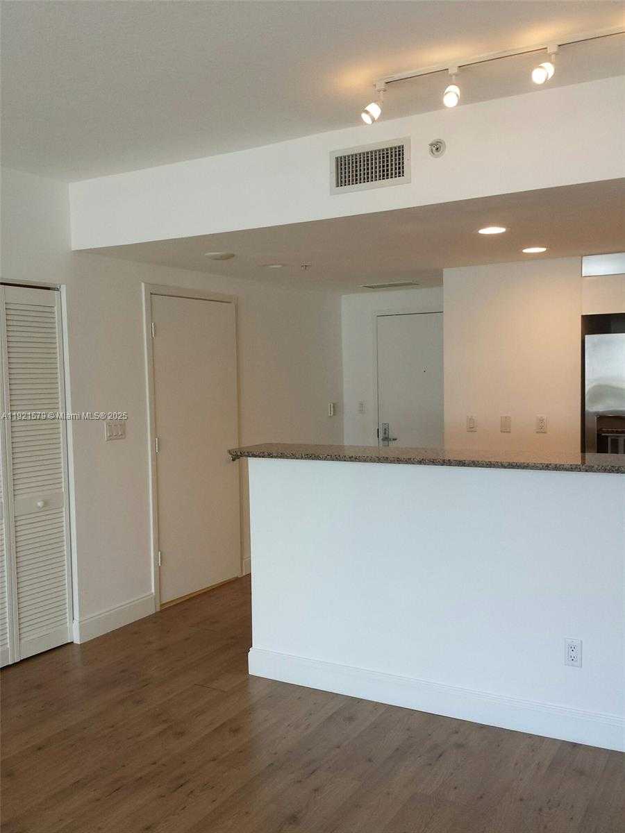 Small Image of 325 SOUTH BISCAYNE BLVD #1420, Miami Number 2