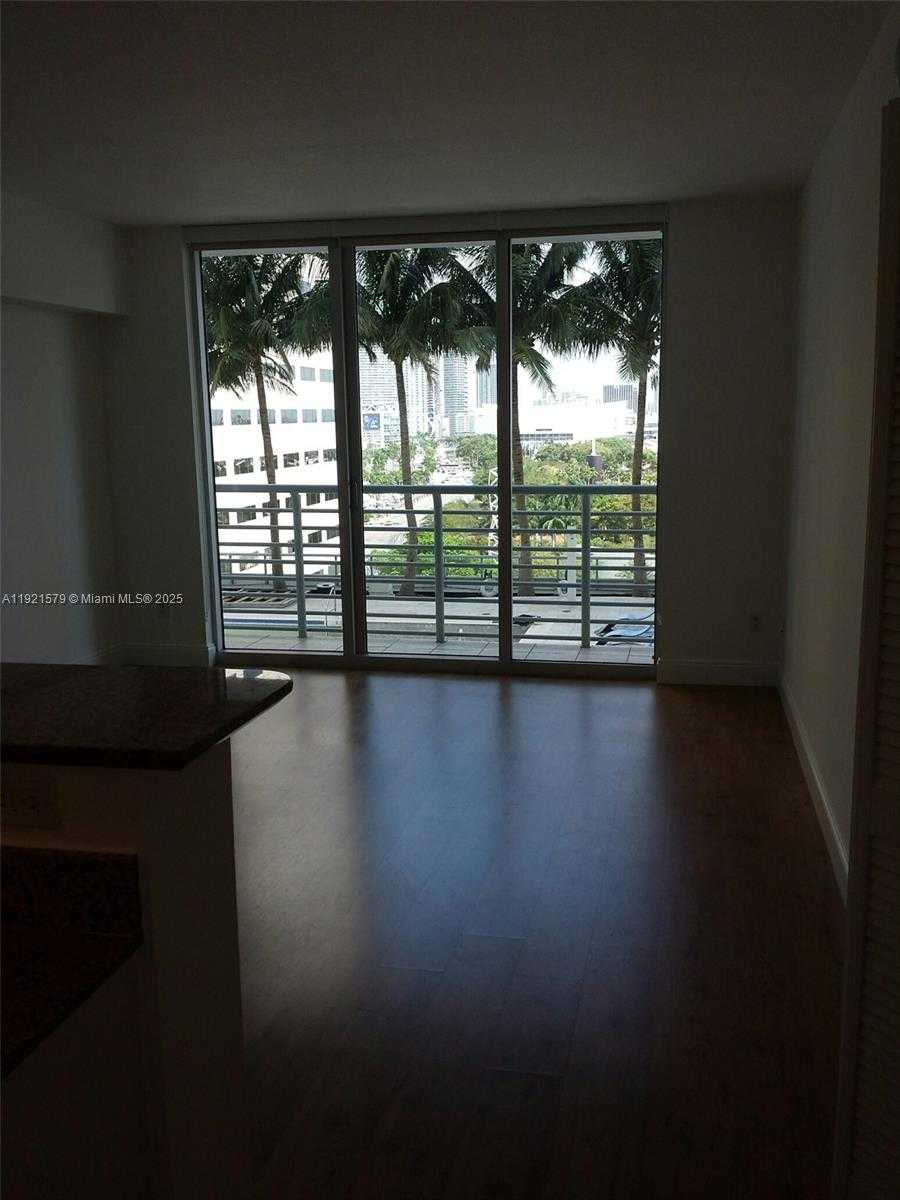 Small Image of 325 SOUTH BISCAYNE BLVD #1420, Miami Number 3