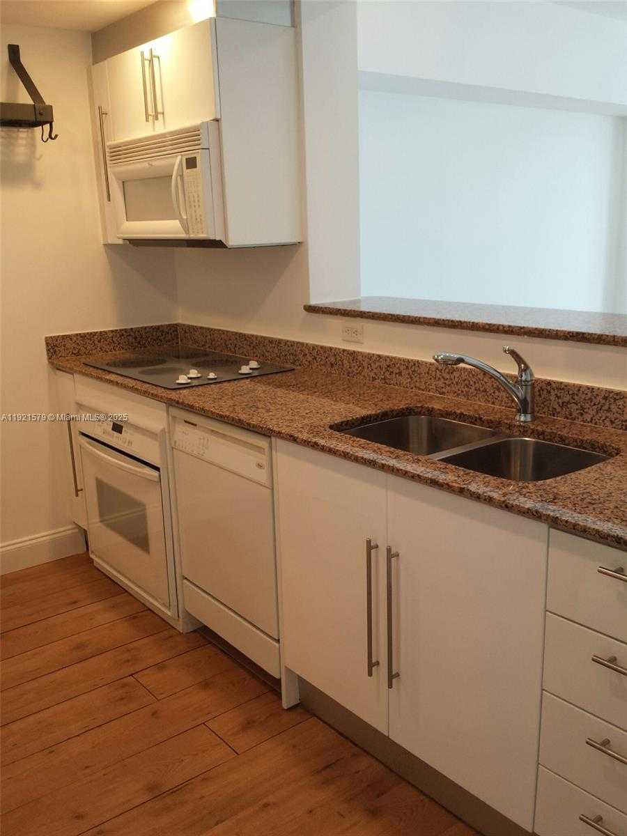 Small Image of 325 SOUTH BISCAYNE BLVD #1420, Miami Number 5