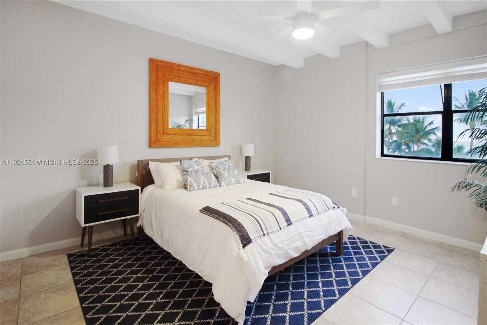Small Image of 1390 OCEAN DR #407, Miami Beach Number 7