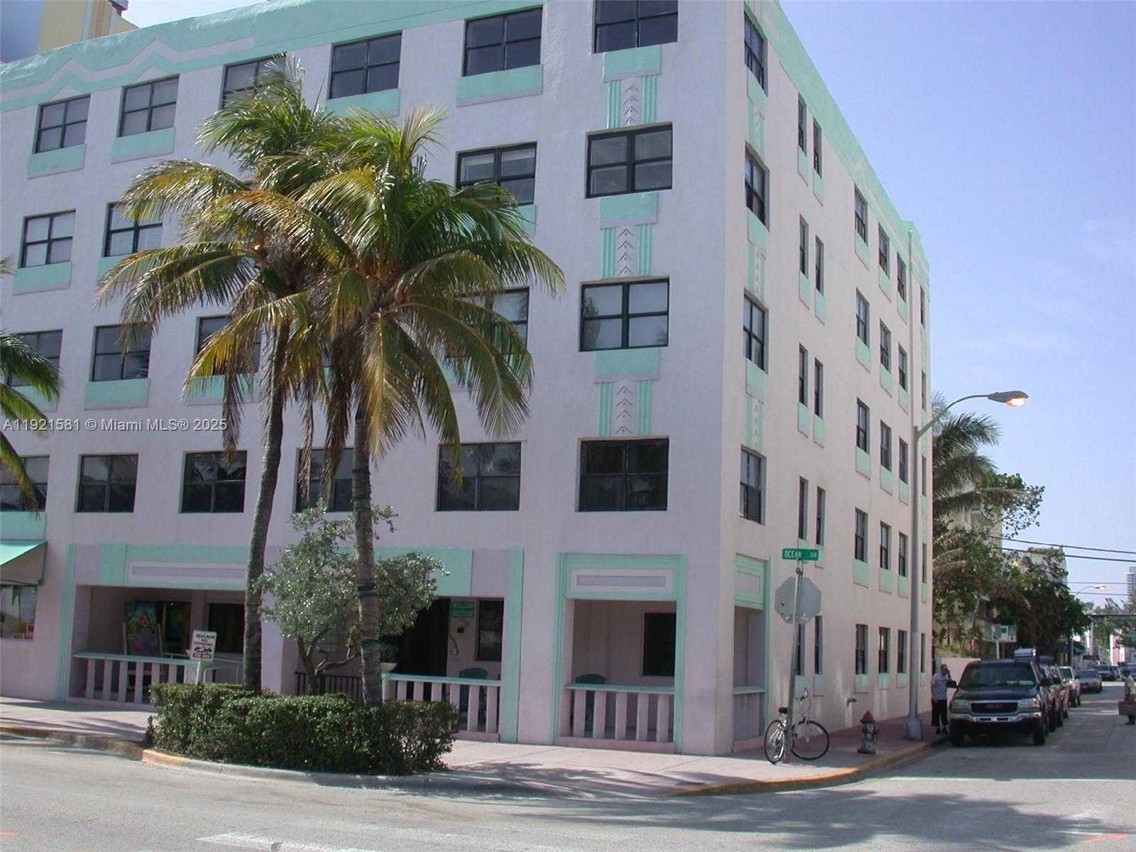 Small Image of 1390 OCEAN DR #407, Miami Beach Number 8