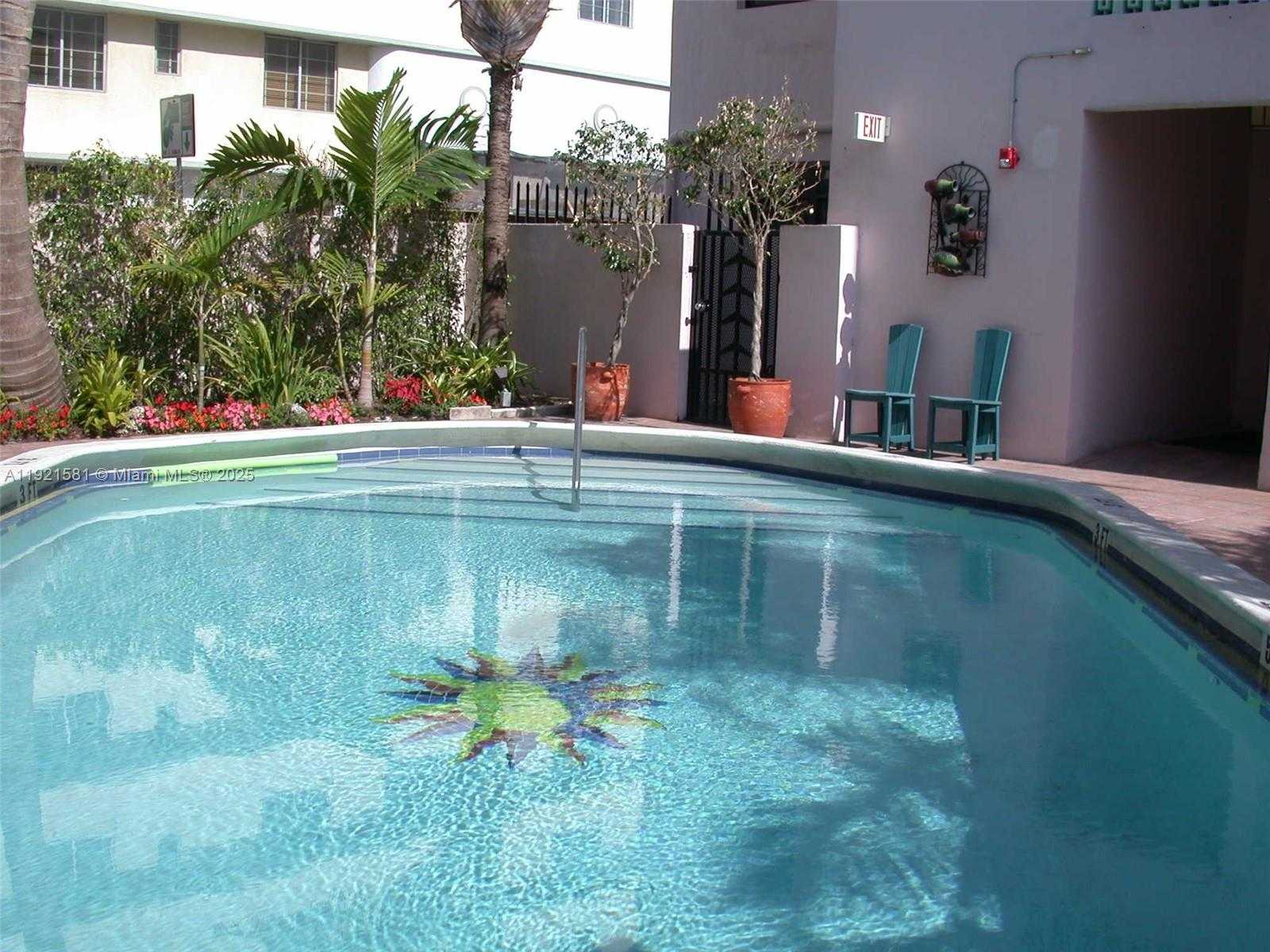 Small Image of 1390 OCEAN DR #407, Miami Beach Number 9