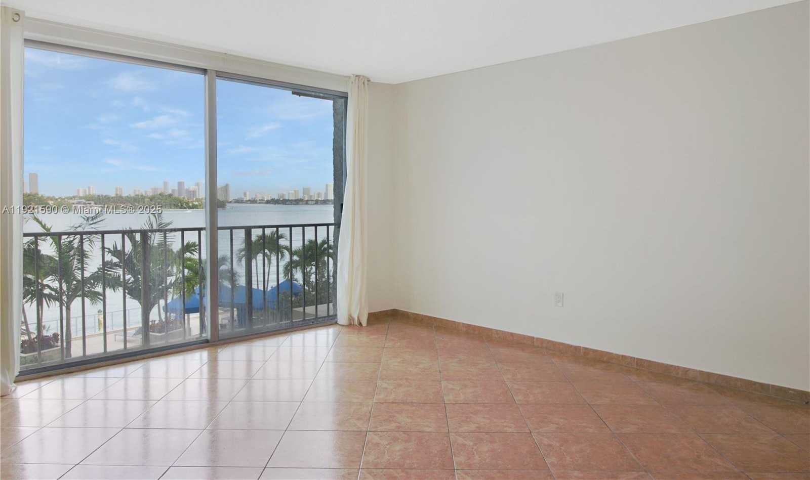 Small Image of 800 WEST AVE #415, Miami Beach Number 3