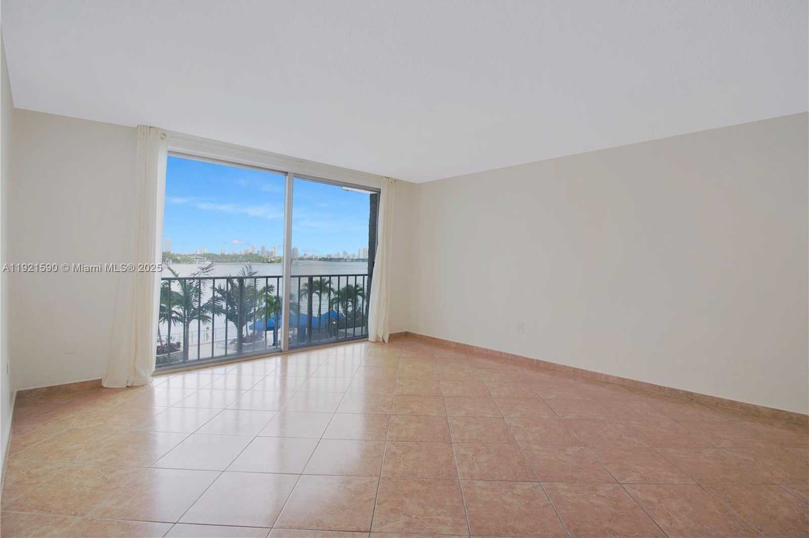 Small Image of 800 WEST AVE #415, Miami Beach Number 4