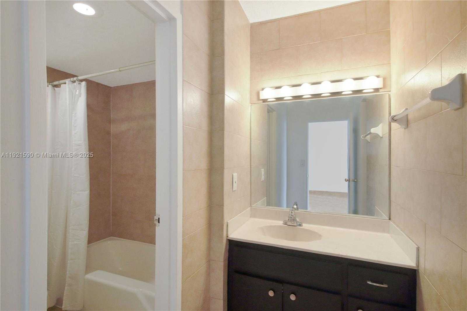 Small Image of 800 WEST AVE #415, Miami Beach Number 5