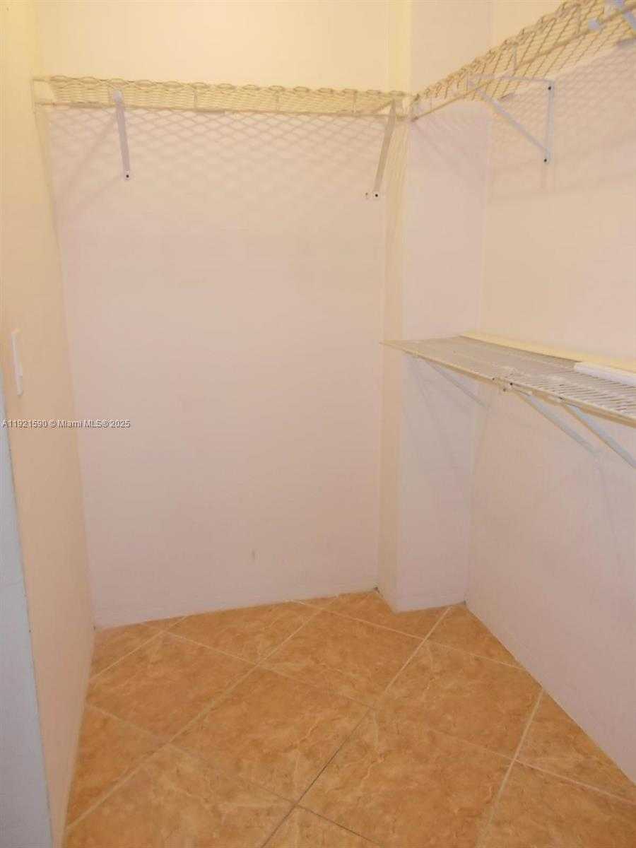 Small Image of 800 WEST AVE #415, Miami Beach Number 6