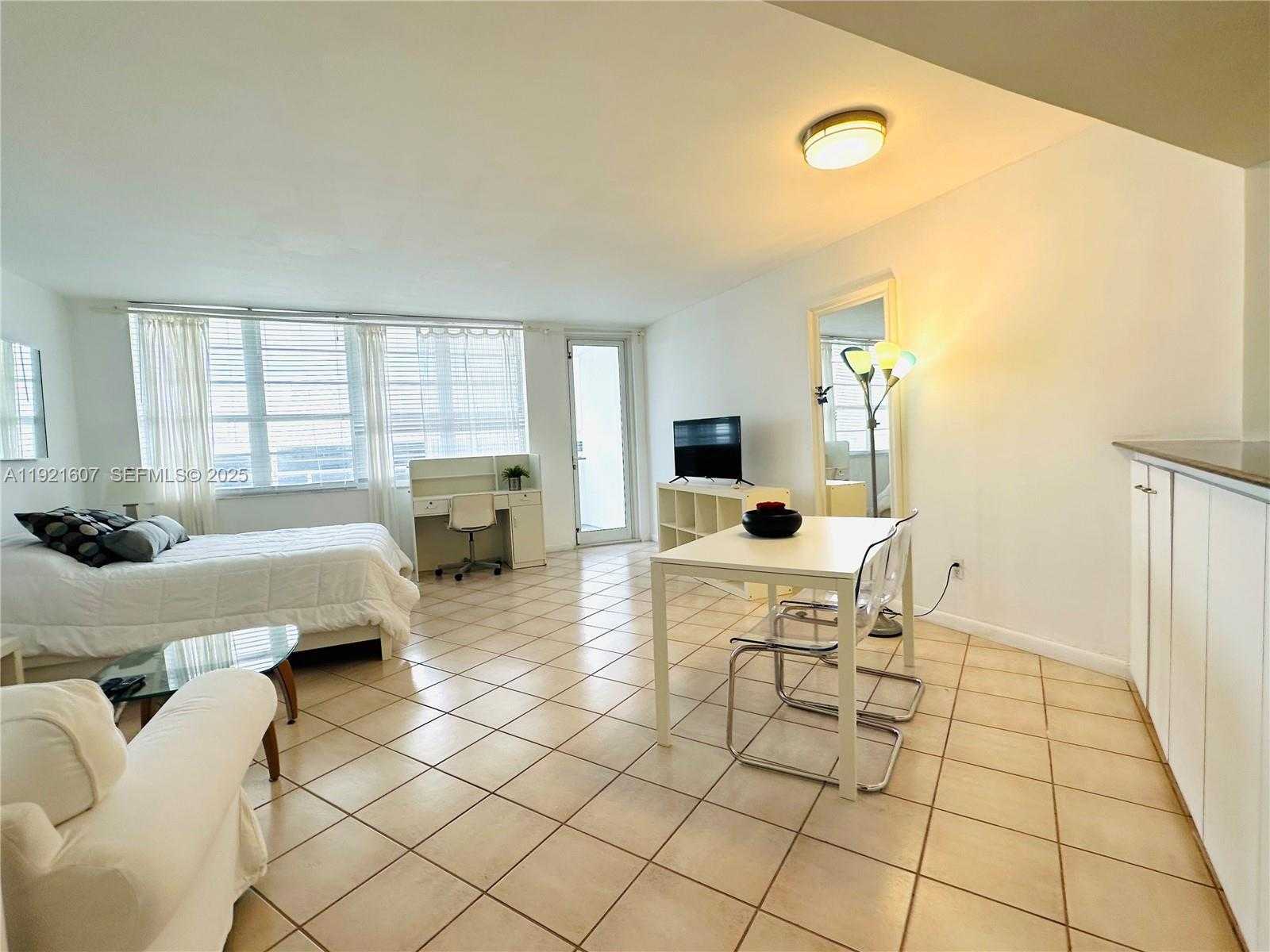 Small Image of 100 LINCOLN RD #1427, Miami Beach Number 22