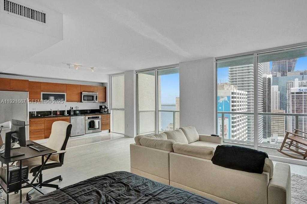 Small Image of 244 BISCAYNE BLVD #3005, Miami Number 11