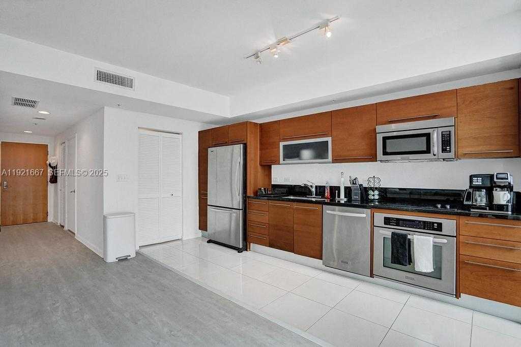 Small Image of 244 BISCAYNE BLVD #3005, Miami Number 15