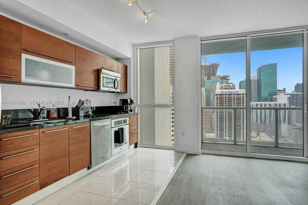 Small Image of 244 BISCAYNE BLVD #3005, Miami Number 16