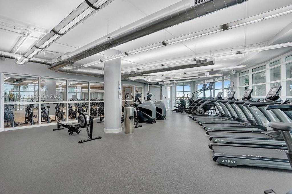 Small Image of 244 BISCAYNE BLVD #3005, Miami Number 27