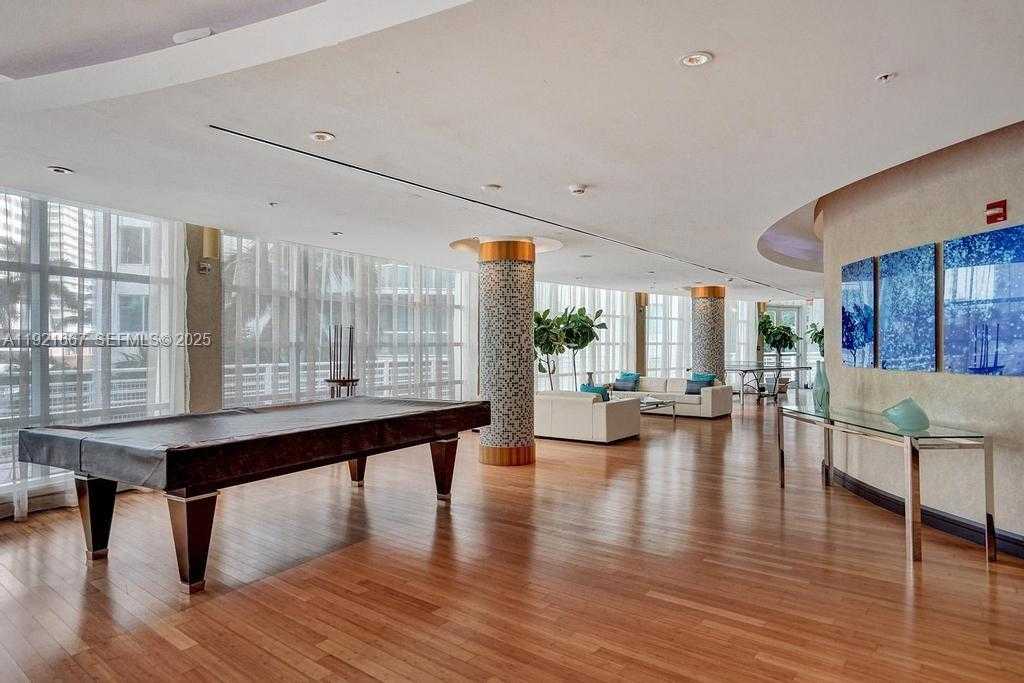 Small Image of 244 BISCAYNE BLVD #3005, Miami Number 31