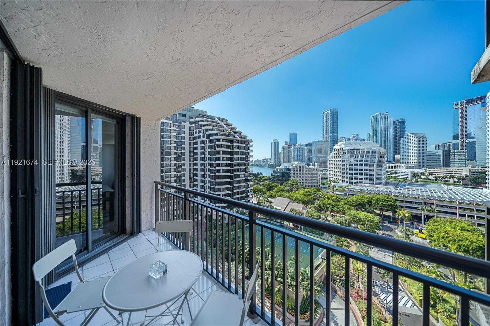 Small Image of 540 BRICKELL KEY DR #1411, Miami Number 14